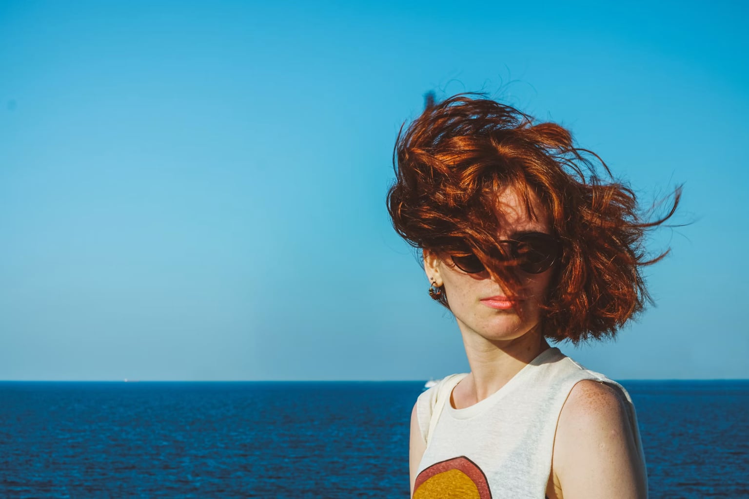 Color-Treated Hair in Summer: How to Protect and Extend Your Color's Radiance