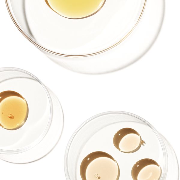 4 OILS OF NATURAL ORIGIN :